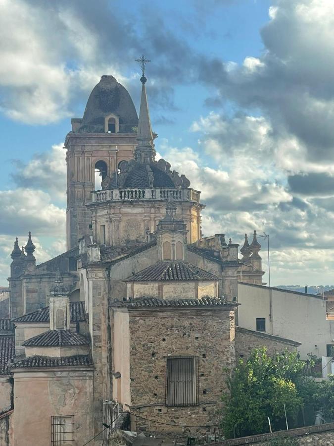 Estudio Tau Jerez De Los Caballeros Exterior foto